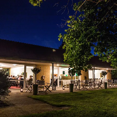 Fjelsted Skov & Konference ホテル 3*