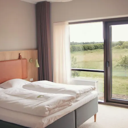 Fjelsted Skov & Konference מלון 3*