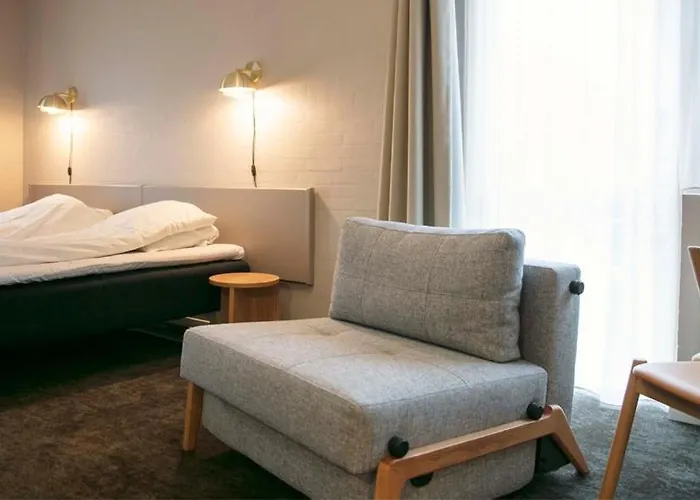 فندق Fjelsted Skov & Konference 3*